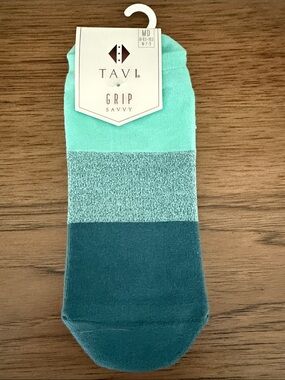 Tavi Grip Savvy No-Show Socks - Mint & Teal Block